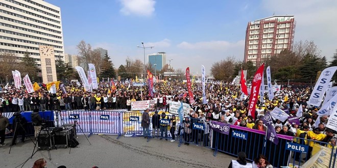 Ankara’da kamu çalışanlarından miting