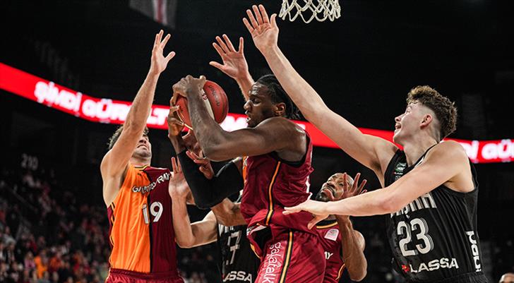 Galatasaray zirve takibini sürdürdü