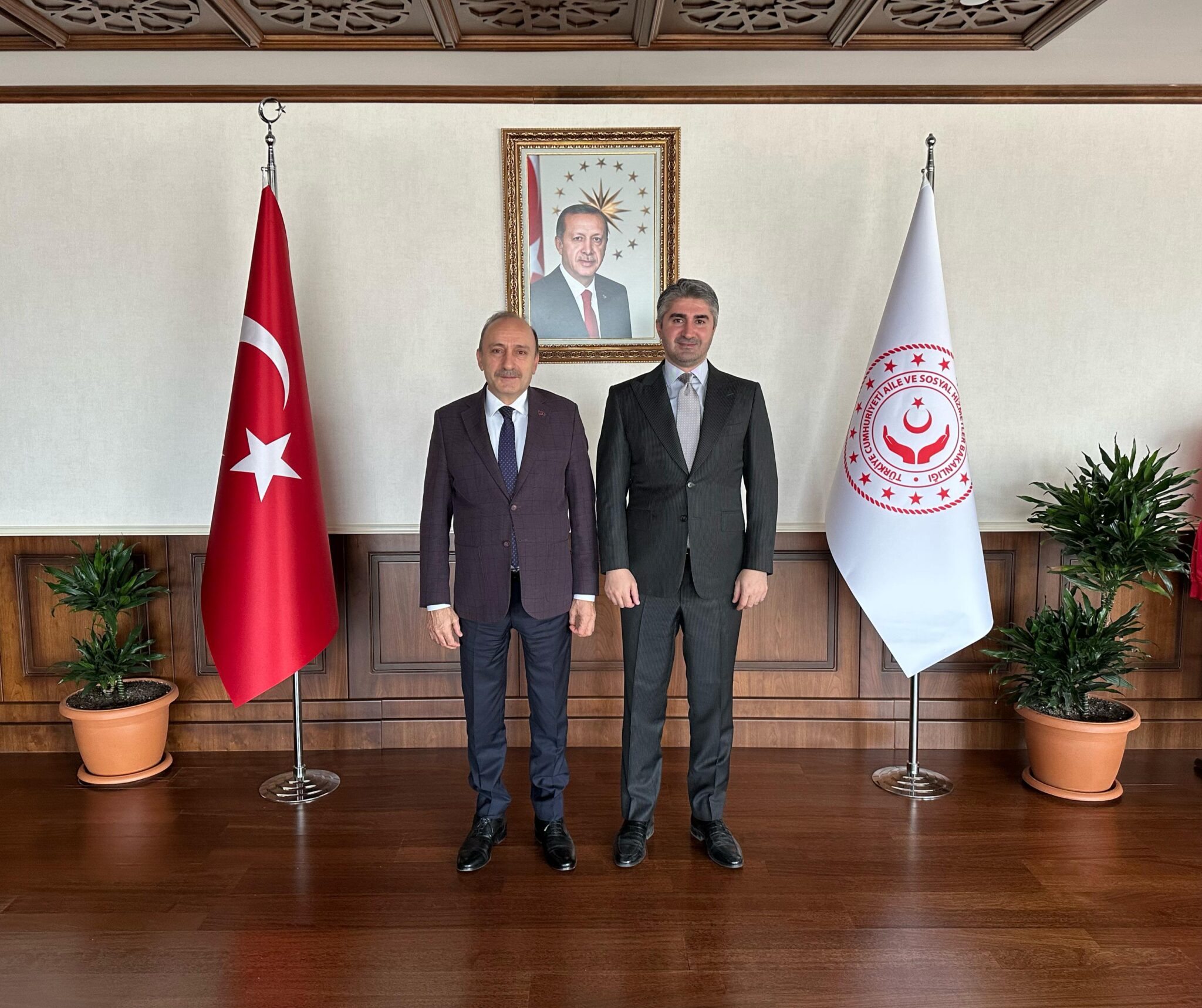 Öz Sağlık-İş Sendikası, sosyal hizmet işçilerinin taleplerini ASHB Bakan Yardımcısı’na iletti!