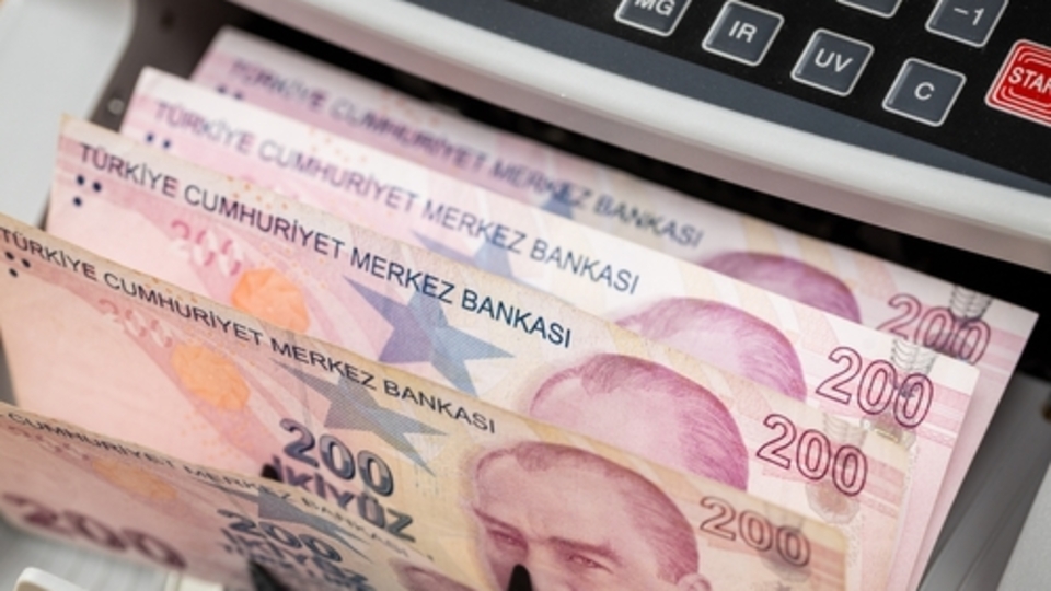 Kamu İşçilerinin maaşı vergiyle dilim dilim azaldı