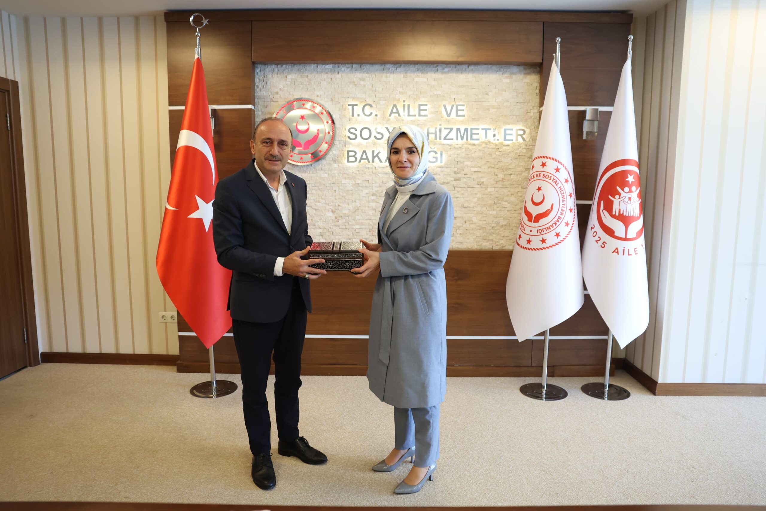 Öz Sağlık ASHB işçileri için taleplerini Bakan Göktaş’a iletti