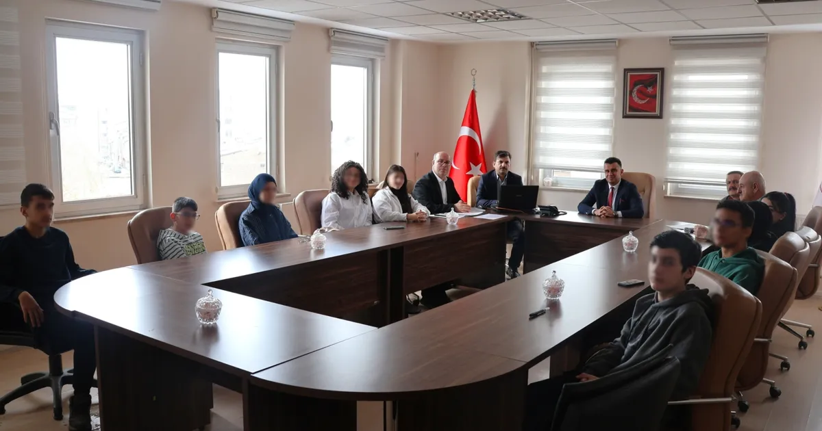 Erzurum’da Çocuk Hakları Komitesi üyelerine dijital okuryazarlık ve akran zorbalığı ile mücadele eğitimi